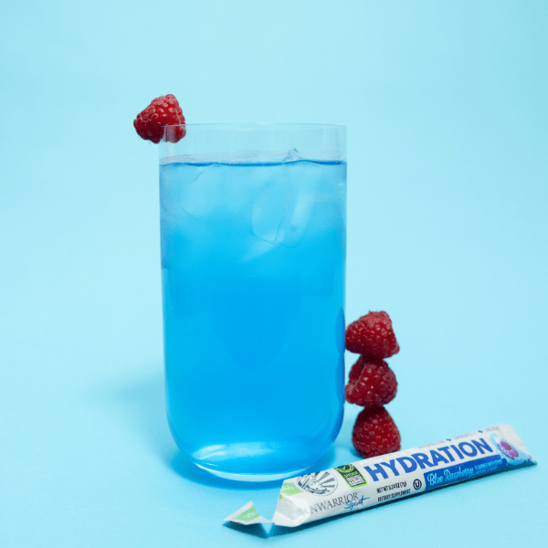 Sunwarrior Active Hydration - hidracijski napitek, okus modra malina