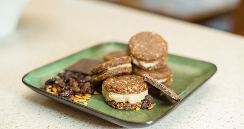 Veganski presni »Oreo« piškoti